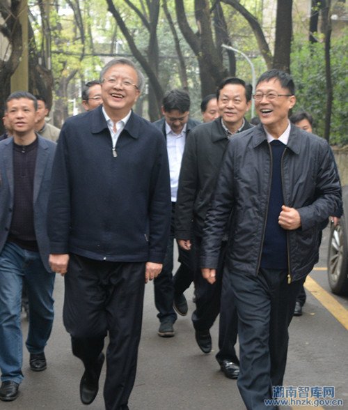 省政协副主席欧阳斌到省社科院调研(图1)